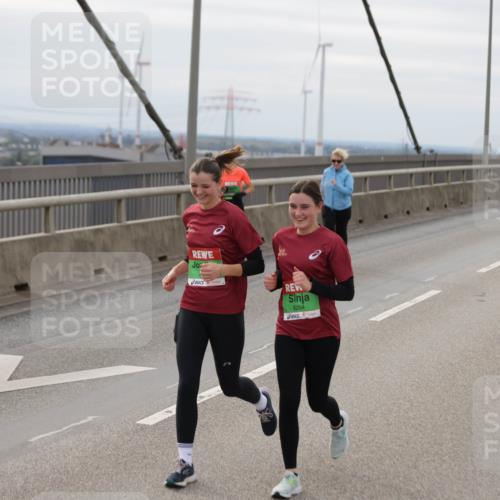 03.10.2025 - Köhlbrandbrückenlauf Jannik Wohlers http://msf.ph/oto/9152647 03.10.2025 16:01:45 Position 1 8264 meine-sportfotos.de