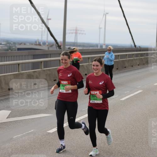 03.10.2025 - Köhlbrandbrückenlauf Jannik Wohlers http://msf.ph/oto/9152648 03.10.2025 16:01:45 Position 1 8264 meine-sportfotos.de
