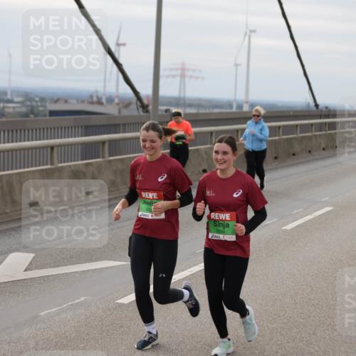 03.10.2025 - Köhlbrandbrückenlauf Jannik Wohlers http://msf.ph/oto/9152649 03.10.2025 16:01:45 Position 1 83, 8264 meine-sportfotos.de