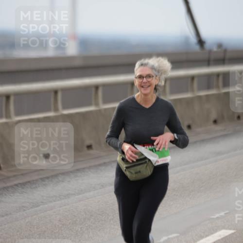 03.10.2025 - Köhlbrandbrückenlauf Jannik Wohlers http://msf.ph/oto/9152674 03.10.2025 16:01:48 Position 1 23, 96 meine-sportfotos.de