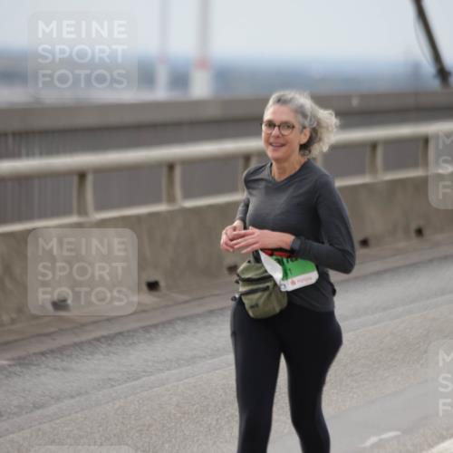 03.10.2025 - Köhlbrandbrückenlauf Jannik Wohlers http://msf.ph/oto/9152678 03.10.2025 16:01:49 Position 1 3 meine-sportfotos.de