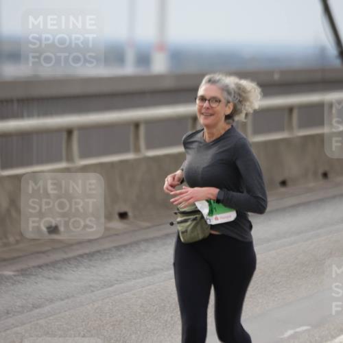 03.10.2025 - Köhlbrandbrückenlauf Jannik Wohlers http://msf.ph/oto/9152679 03.10.2025 16:01:49 Position 1  meine-sportfotos.de