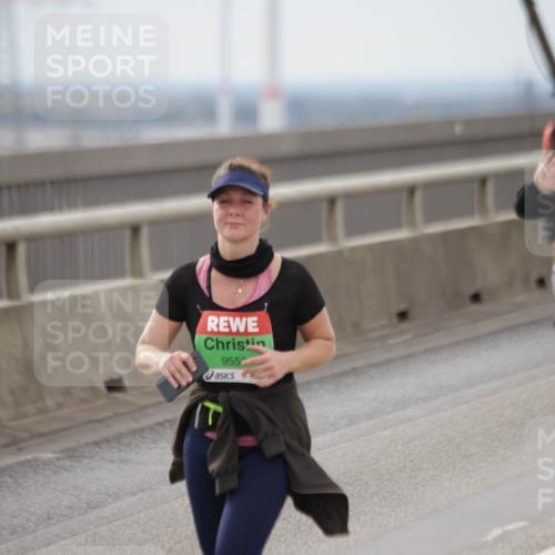 03.10.2025 - Köhlbrandbrückenlauf Jannik Wohlers http://msf.ph/oto/9152686 03.10.2025 16:01:51 Position 1 955, 0049 meine-sportfotos.de