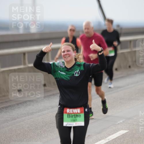 03.10.2025 - Köhlbrandbrückenlauf Jannik Wohlers http://msf.ph/oto/9152688 03.10.2025 16:01:52 Position 1 26, 9063 meine-sportfotos.de
