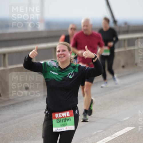 03.10.2025 - Köhlbrandbrückenlauf Jannik Wohlers http://msf.ph/oto/9152694 03.10.2025 16:01:53 Position 1 26, 9063 meine-sportfotos.de