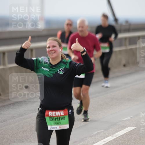 03.10.2025 - Köhlbrandbrückenlauf Jannik Wohlers http://msf.ph/oto/9152696 03.10.2025 16:01:53 Position 1 96, 9063 meine-sportfotos.de