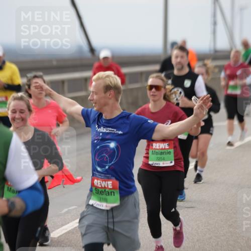 03.10.2025 - Köhlbrandbrückenlauf Jannik Wohlers http://msf.ph/oto/9152723 03.10.2025 16:02:01 Position 1 9439, 7183, 7254 meine-sportfotos.de
