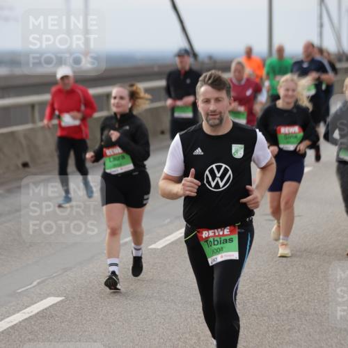 03.10.2025 - Köhlbrandbrückenlauf Jannik Wohlers http://msf.ph/oto/9152749 03.10.2025 16:02:04 Position 1 8004 meine-sportfotos.de