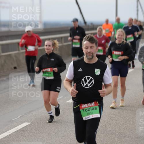 03.10.2025 - Köhlbrandbrückenlauf Jannik Wohlers http://msf.ph/oto/9152752 03.10.2025 16:02:04 Position 1 8004 meine-sportfotos.de
