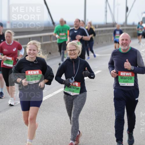 03.10.2025 - Köhlbrandbrückenlauf Jannik Wohlers http://msf.ph/oto/9152764 03.10.2025 16:02:06 Position 1 9105, 9108, 9107 meine-sportfotos.de