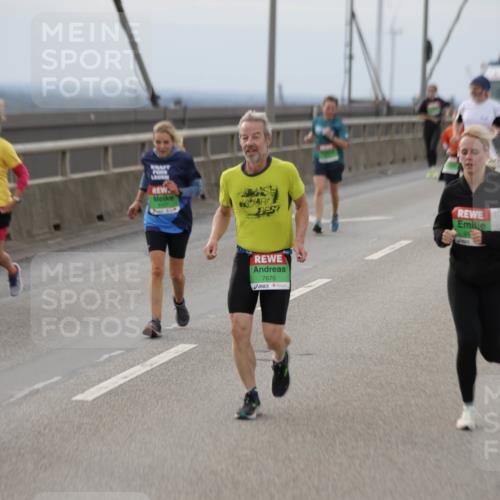 03.10.2025 - Köhlbrandbrückenlauf Jannik Wohlers http://msf.ph/oto/9152785 03.10.2025 16:02:13 Position 1 7675 meine-sportfotos.de