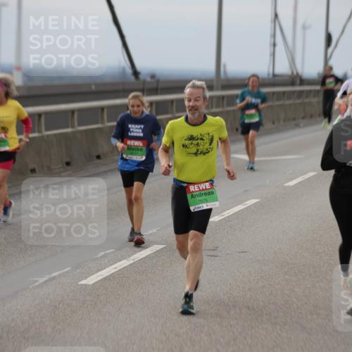 03.10.2025 - Köhlbrandbrückenlauf Jannik Wohlers http://msf.ph/oto/9152790 03.10.2025 16:02:13 Position 1 7675, 9111 meine-sportfotos.de