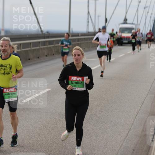 03.10.2025 - Köhlbrandbrückenlauf Jannik Wohlers http://msf.ph/oto/9152794 03.10.2025 16:02:15 Position 1 7675, 9111 meine-sportfotos.de
