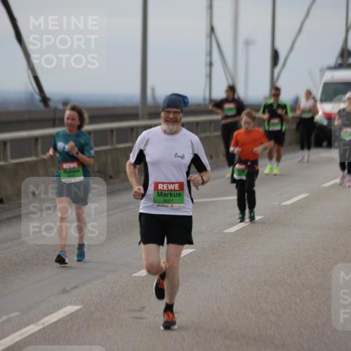 03.10.2025 - Köhlbrandbrückenlauf Jannik Wohlers http://msf.ph/oto/9152801 03.10.2025 16:02:16 Position 1 8021 meine-sportfotos.de