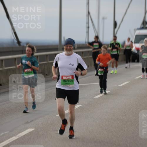 03.10.2025 - Köhlbrandbrückenlauf Jannik Wohlers http://msf.ph/oto/9152802 03.10.2025 16:02:16 Position 1 8021 meine-sportfotos.de