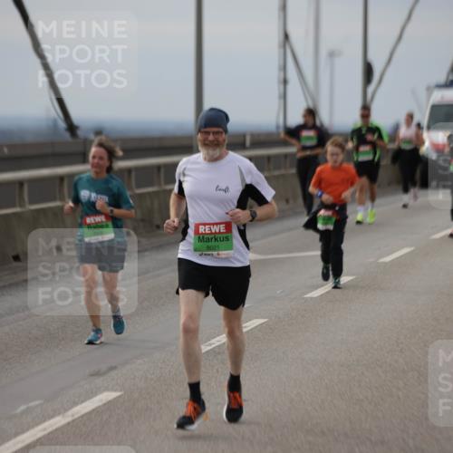 03.10.2025 - Köhlbrandbrückenlauf Jannik Wohlers http://msf.ph/oto/9152803 03.10.2025 16:02:16 Position 1 8021 meine-sportfotos.de