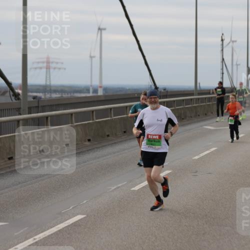 03.10.2025 - Köhlbrandbrückenlauf Jannik Wohlers http://msf.ph/oto/9152821 03.10.2025 16:02:17 Position 1 8021 meine-sportfotos.de