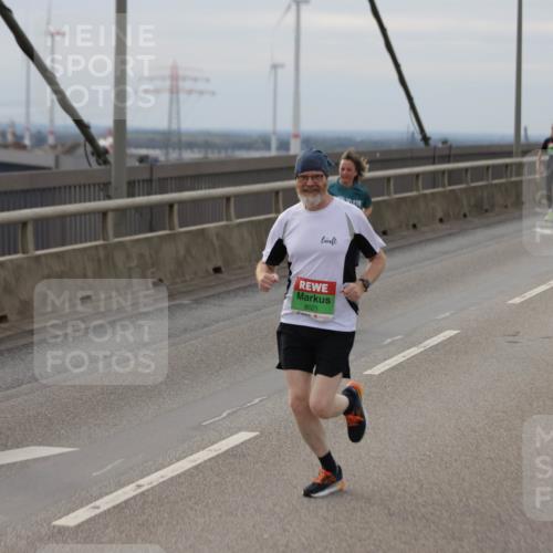 03.10.2025 - Köhlbrandbrückenlauf Jannik Wohlers http://msf.ph/oto/9152827 03.10.2025 16:02:18 Position 1 8021 meine-sportfotos.de