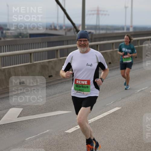 03.10.2025 - Köhlbrandbrückenlauf Jannik Wohlers http://msf.ph/oto/9152833 03.10.2025 16:02:19 Position 1 8021 meine-sportfotos.de