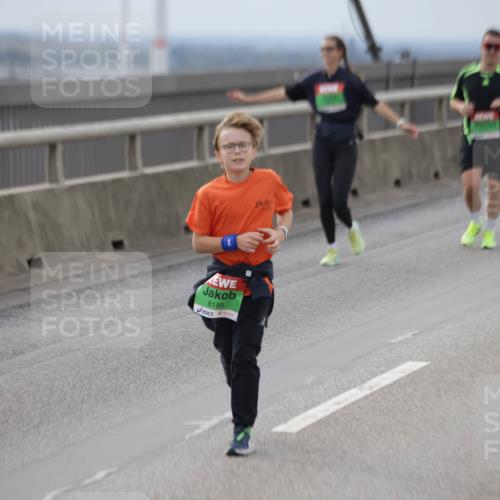 03.10.2025 - Köhlbrandbrückenlauf Jannik Wohlers http://msf.ph/oto/9152842 03.10.2025 16:02:23 Position 1 8189 meine-sportfotos.de