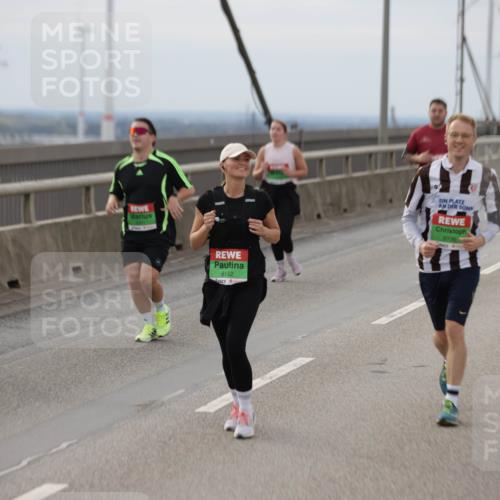 03.10.2025 - Köhlbrandbrückenlauf Jannik Wohlers http://msf.ph/oto/9152854 03.10.2025 16:02:27 Position 1 8152, 8736 meine-sportfotos.de
