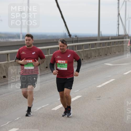 03.10.2025 - Köhlbrandbrückenlauf Jannik Wohlers http://msf.ph/oto/9152877 03.10.2025 16:02:31 Position 1 9271, 9270 meine-sportfotos.de