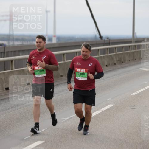 03.10.2025 - Köhlbrandbrückenlauf Jannik Wohlers http://msf.ph/oto/9152882 03.10.2025 16:02:32 Position 1 8400, 9271, 9270 meine-sportfotos.de