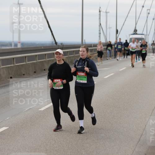 03.10.2025 - Köhlbrandbrückenlauf Jannik Wohlers http://msf.ph/oto/9152898 03.10.2025 16:02:40 Position 1 8343 meine-sportfotos.de