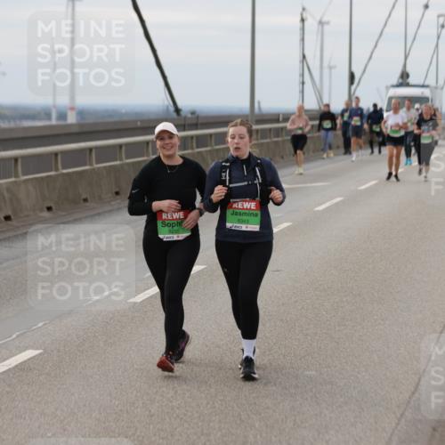 03.10.2025 - Köhlbrandbrückenlauf Jannik Wohlers http://msf.ph/oto/9152901 03.10.2025 16:02:41 Position 1 8235, 8343 meine-sportfotos.de