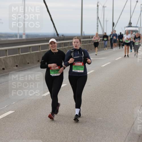 03.10.2025 - Köhlbrandbrückenlauf Jannik Wohlers http://msf.ph/oto/9152902 03.10.2025 16:02:41 Position 1 8235, 8343 meine-sportfotos.de