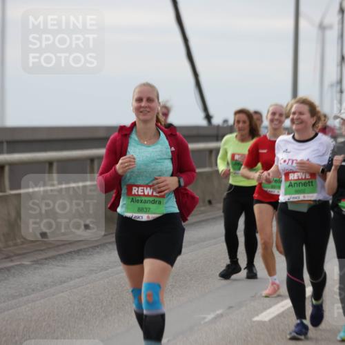 03.10.2025 - Köhlbrandbrückenlauf Jannik Wohlers http://msf.ph/oto/9152979 03.10.2025 16:03:17 Position 1 8837, 8918, 8602 meine-sportfotos.de