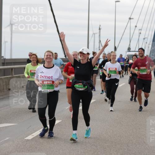 03.10.2025 - Köhlbrandbrückenlauf Jannik Wohlers http://msf.ph/oto/9152995 03.10.2025 16:03:19 Position 1 337, 8602, 835 meine-sportfotos.de