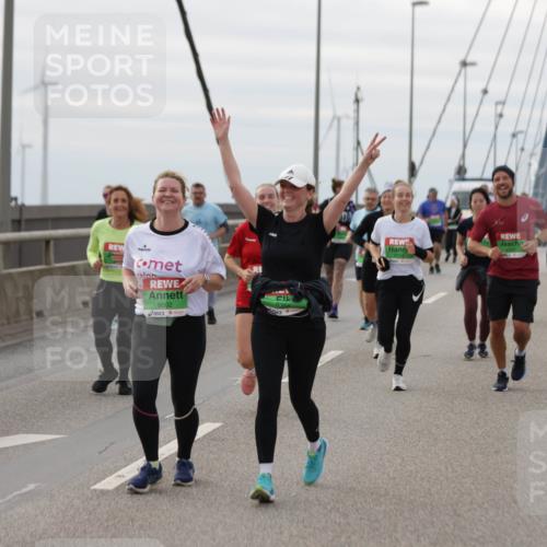 03.10.2025 - Köhlbrandbrückenlauf Jannik Wohlers http://msf.ph/oto/9152996 03.10.2025 16:03:19 Position 1 37, 8602, 8350 meine-sportfotos.de