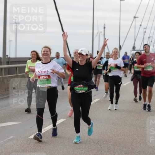 03.10.2025 - Köhlbrandbrückenlauf Jannik Wohlers http://msf.ph/oto/9152998 03.10.2025 16:03:19 Position 1 8602, 8358 meine-sportfotos.de