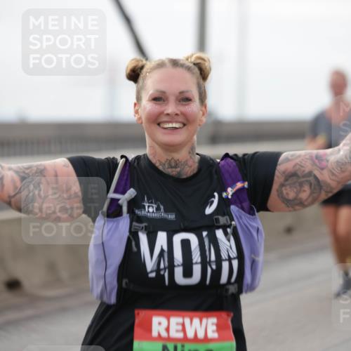03.10.2025 - Köhlbrandbrückenlauf Jannik Wohlers http://msf.ph/oto/9153081 03.10.2025 16:03:28 Position 1  meine-sportfotos.de