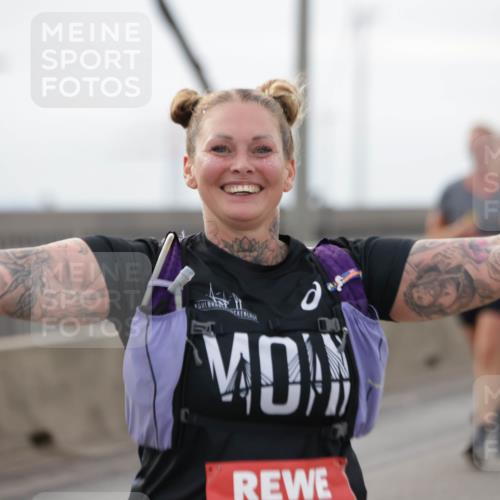 03.10.2025 - Köhlbrandbrückenlauf Jannik Wohlers http://msf.ph/oto/9153084 03.10.2025 16:03:28 Position 1  meine-sportfotos.de