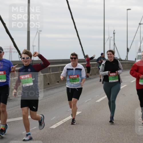 03.10.2025 - Köhlbrandbrückenlauf Jannik Wohlers http://msf.ph/oto/9153104 03.10.2025 16:03:31 Position 1 9693, 9694, 9214, 8555, 8608 meine-sportfotos.de
