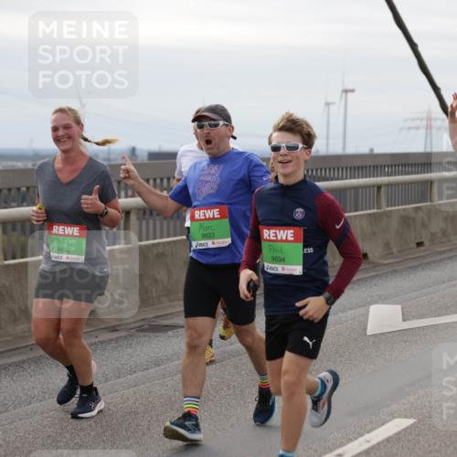 03.10.2025 - Köhlbrandbrückenlauf Jannik Wohlers http://msf.ph/oto/9153118 03.10.2025 16:03:32 Position 1 9692, 9693, 9694, 9214 meine-sportfotos.de
