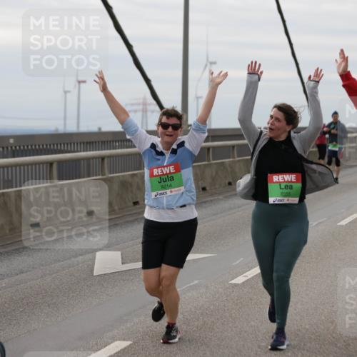 03.10.2025 - Köhlbrandbrückenlauf Jannik Wohlers http://msf.ph/oto/9153120 03.10.2025 16:03:32 Position 1 9694, 9214, 8555, 8608 meine-sportfotos.de