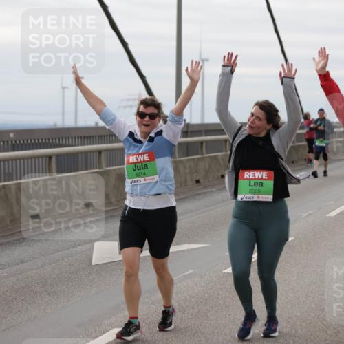 03.10.2025 - Köhlbrandbrückenlauf Jannik Wohlers http://msf.ph/oto/9153122 03.10.2025 16:03:33 Position 1 9214, 8555, 8608 meine-sportfotos.de