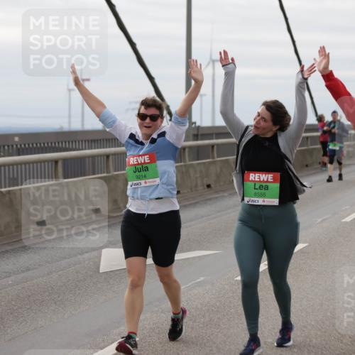 03.10.2025 - Köhlbrandbrückenlauf Jannik Wohlers http://msf.ph/oto/9153123 03.10.2025 16:03:33 Position 1 9214, 8555, 8608 meine-sportfotos.de