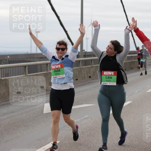 03.10.2025 - Köhlbrandbrückenlauf Jannik Wohlers http://msf.ph/oto/9153124 03.10.2025 16:03:33 Position 1 9214, 8555, 8608 meine-sportfotos.de