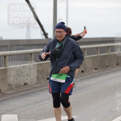 03.10.2025 - Köhlbrandbrückenlauf Jannik Wohlers http://msf.ph/oto/9153147 03.10.2025 16:03:44 Position 1 8768 meine-sportfotos.de