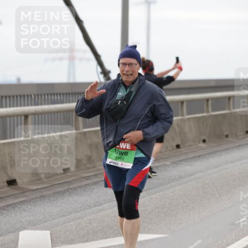 03.10.2025 - Köhlbrandbrückenlauf Jannik Wohlers http://msf.ph/oto/9153149 03.10.2025 16:03:44 Position 1 8768 meine-sportfotos.de