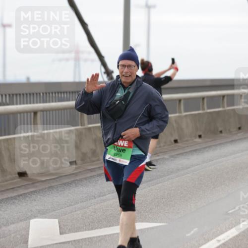 03.10.2025 - Köhlbrandbrückenlauf Jannik Wohlers http://msf.ph/oto/9153150 03.10.2025 16:03:44 Position 1 8768 meine-sportfotos.de