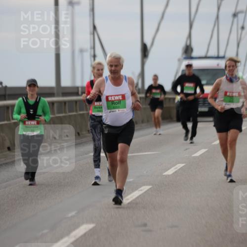 03.10.2025 - Köhlbrandbrückenlauf Jannik Wohlers http://msf.ph/oto/9153172 03.10.2025 16:03:48 Position 1 8353, 9713 meine-sportfotos.de