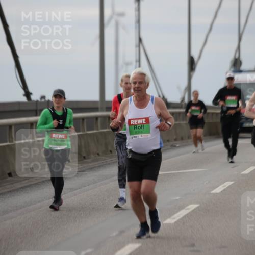 03.10.2025 - Köhlbrandbrückenlauf Jannik Wohlers http://msf.ph/oto/9153183 03.10.2025 16:03:49 Position 1 8353 meine-sportfotos.de