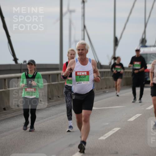 03.10.2025 - Köhlbrandbrückenlauf Jannik Wohlers http://msf.ph/oto/9153186 03.10.2025 16:03:49 Position 1 8353 meine-sportfotos.de