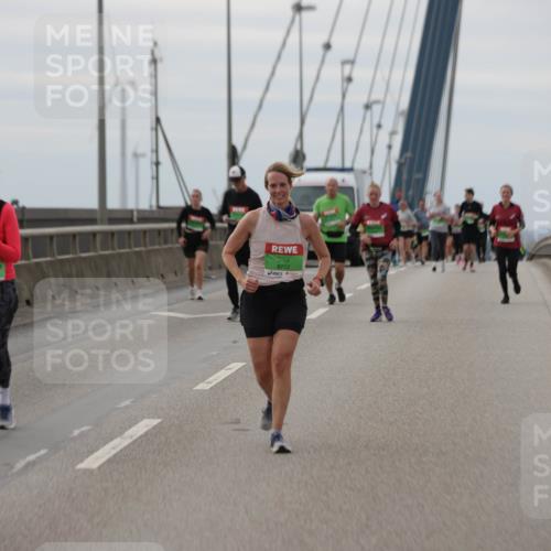 03.10.2025 - Köhlbrandbrückenlauf Jannik Wohlers http://msf.ph/oto/9153207 03.10.2025 16:03:52 Position 1 9712 meine-sportfotos.de