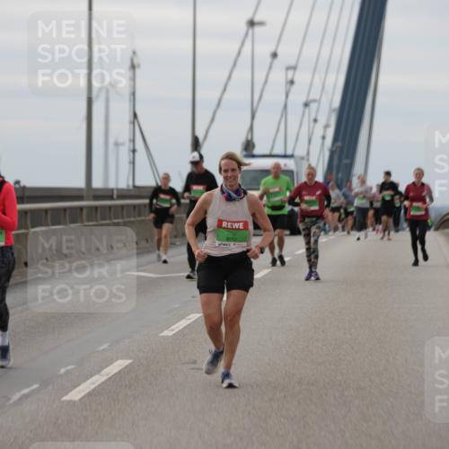 03.10.2025 - Köhlbrandbrückenlauf Jannik Wohlers http://msf.ph/oto/9153208 03.10.2025 16:03:52 Position 1 9712 meine-sportfotos.de